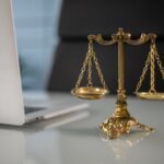 pure vs hybrid robo advisor comparison